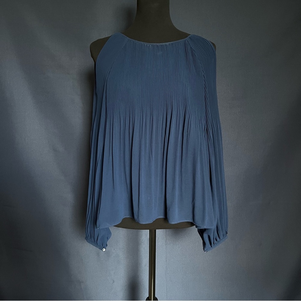 Zara Trafaluc Collection Womens Navy Blue Long Sleeve pleated blouse size small